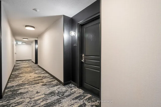 Additional image 11 of 140 Simcoe St Unit 1311
