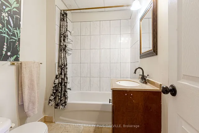 Additional image 16 of 58 Lorne Ave