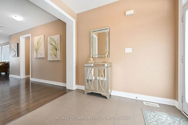 Additional image 36 of 300 Crafter Cres