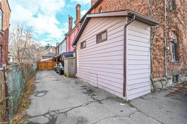 Additional image 41 of 30 Cannon St Unit DUPLEX