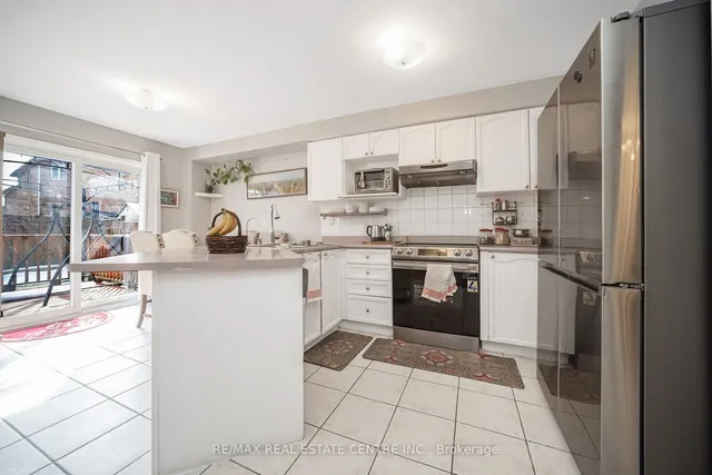 Additional image 10 of 19 Blue Lake Ave