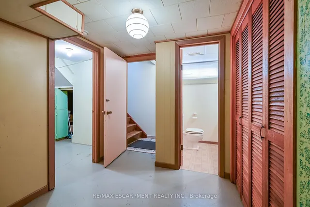 Additional image 29 of 41 Crane Crt