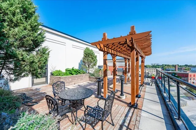 Additional image 23 of 410 King St Unit 222