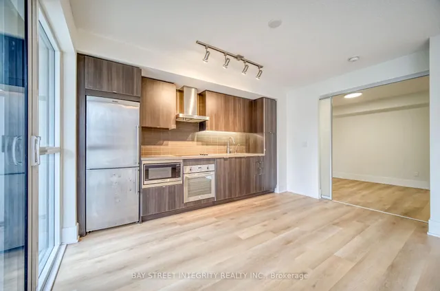 Additional image 13 of 300 Front St Unit 914