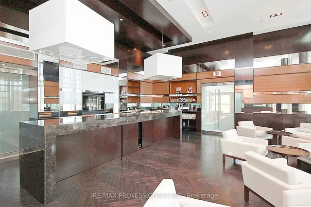 Additional image 38 of 225 Sherway Gardens Rd Unit 2007