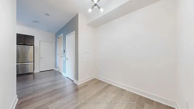 Additional image 22 of 30 Roehampton Ave Unit 1001