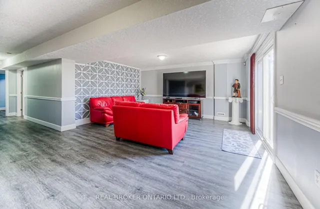 Additional image 32 of 900 Doon Village Rd Unit 4