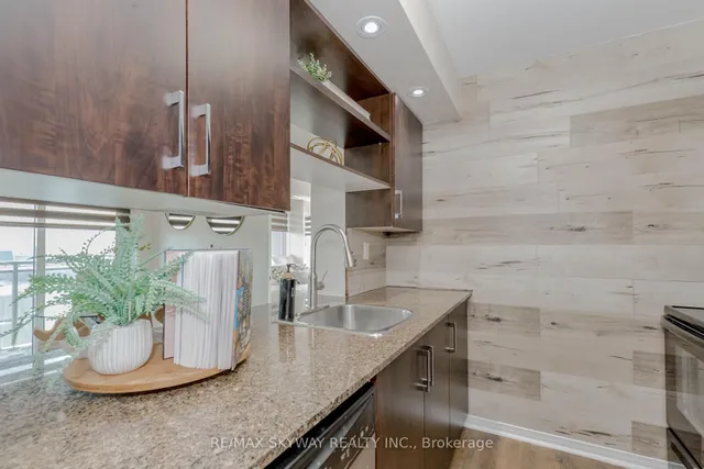 Additional image 21 of 215 Queen St Unit 403