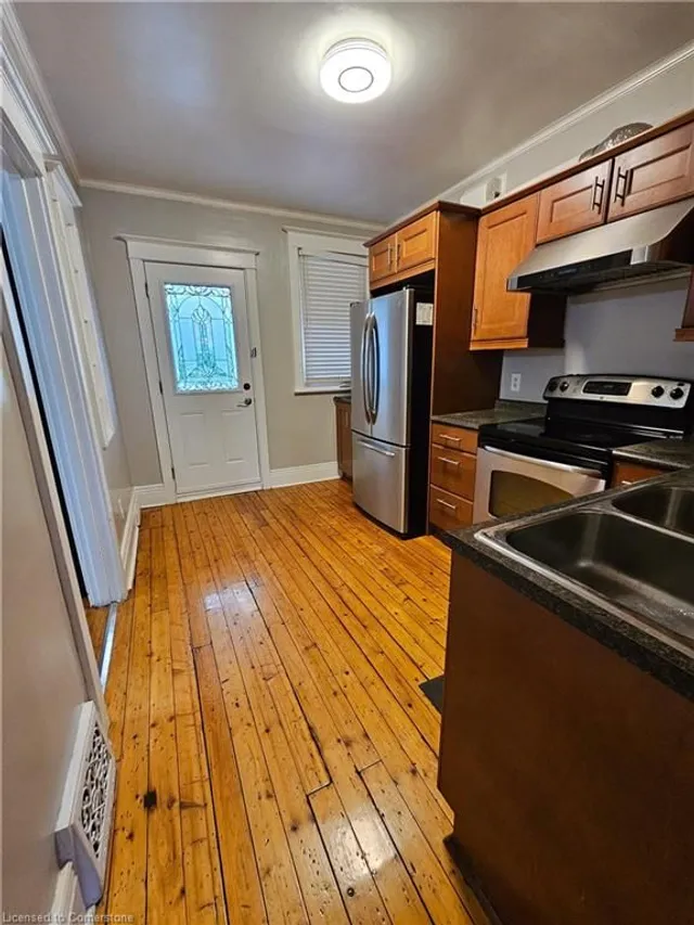 Additional image 17 of 34 Connaught Ave