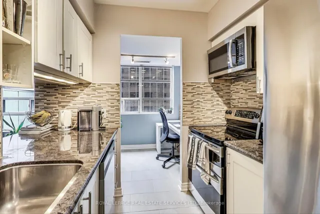 Additional image 8 of 71 Simcoe St Unit 1005