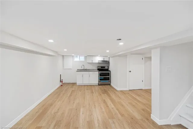 Additional image 31 of 42 Cameron Ave