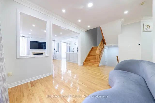 Additional image 10 of 27 Village Lake Cres