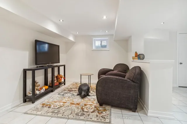 Additional image 31 of 106 Humber Blvd