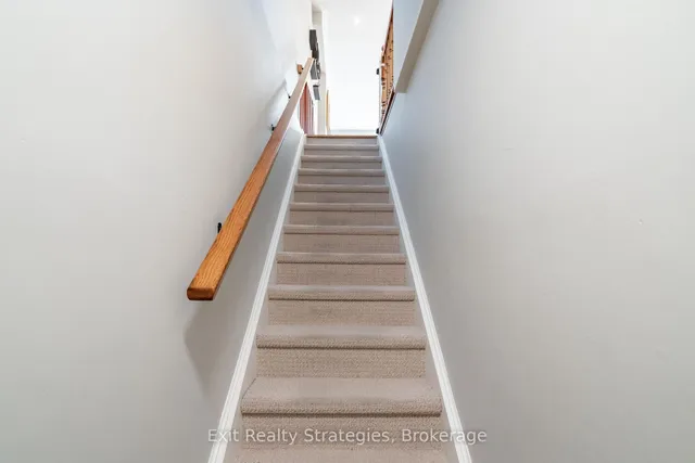 Additional image 36 of 15 Marina Point Cres