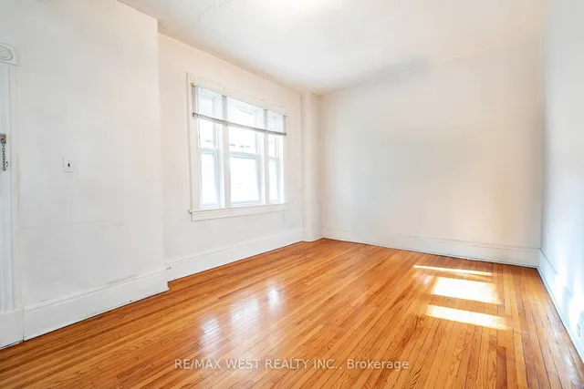 Additional image 17 of 217 Gladstone Ave