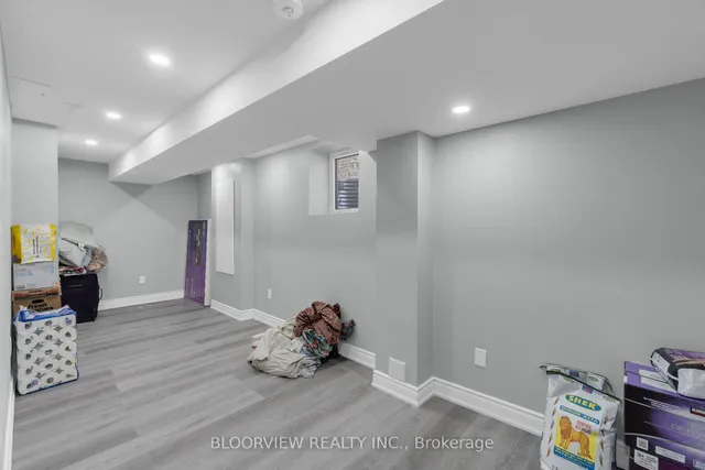 Additional image 35 of 594 Queen Mary Dr