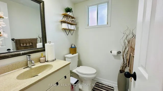 Additional image 8 of 2 Cortez Crt