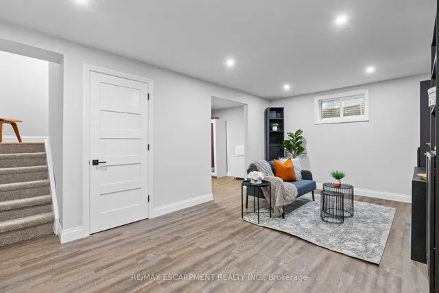 Additional image 27 of 684 Dynes Rd Unit 5