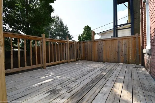 Additional image 21 of 242 Balmoral Ave