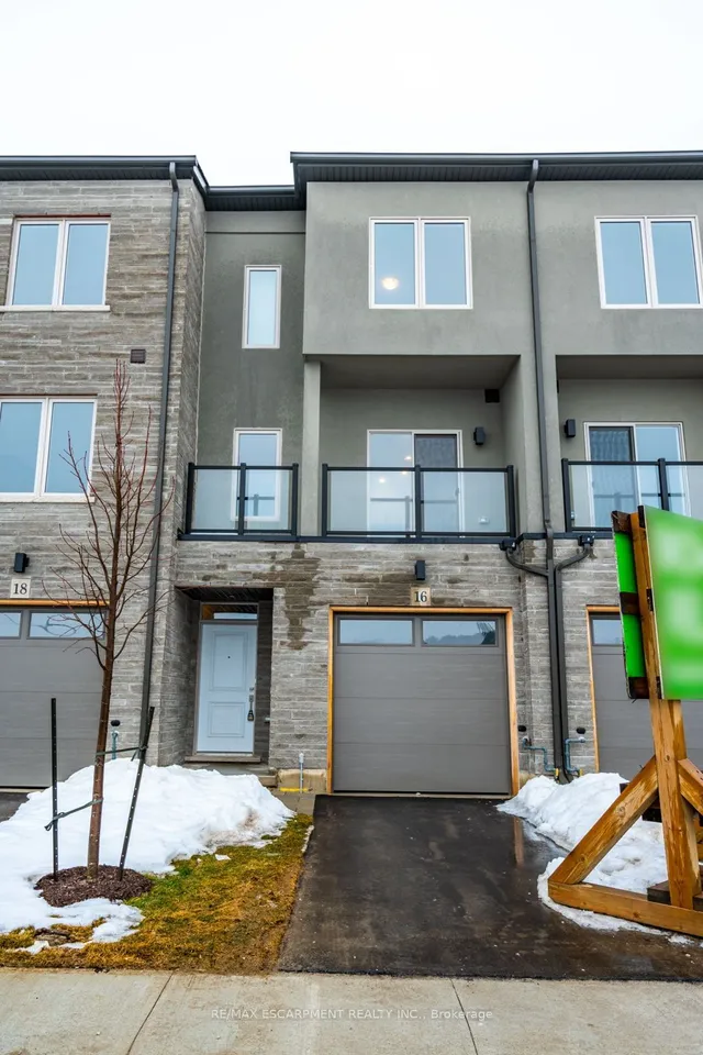 16 CLEAR VALLEY Lane