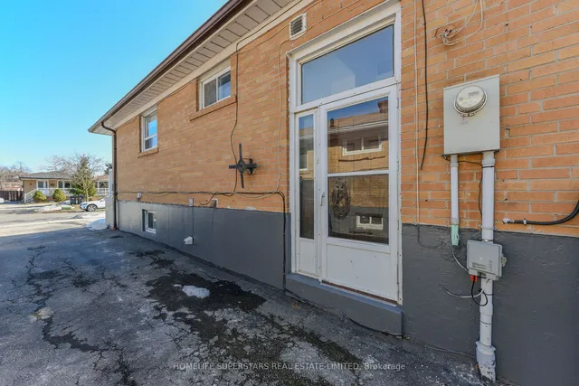 Additional image 40 of 3424 Laddie Cres