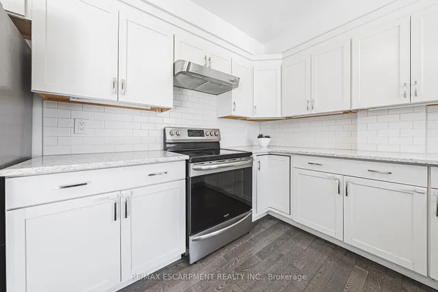 Additional image 15 of 34 Chedoke Ave