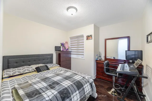 Additional image 26 of 4 Osgoode Dr