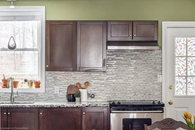 Additional image 14 of 14 Webber St