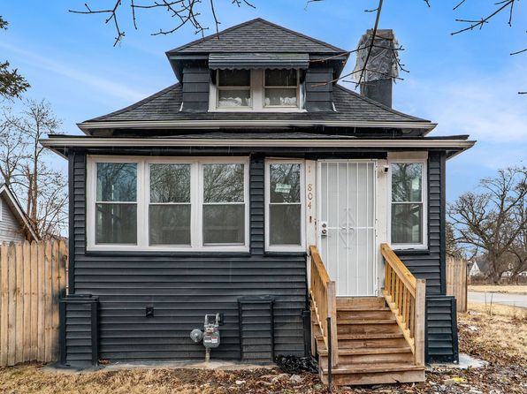 16804 Dolphin St, Detroit, MI 48219