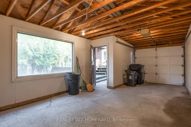 Additional image 32 of 416 Roehampton Ave