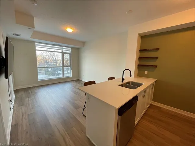 Additional image 4 of 600 North Service Rd Unit 214