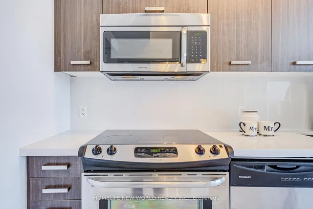 Additional image 17 of 832 Bay St Unit 2209