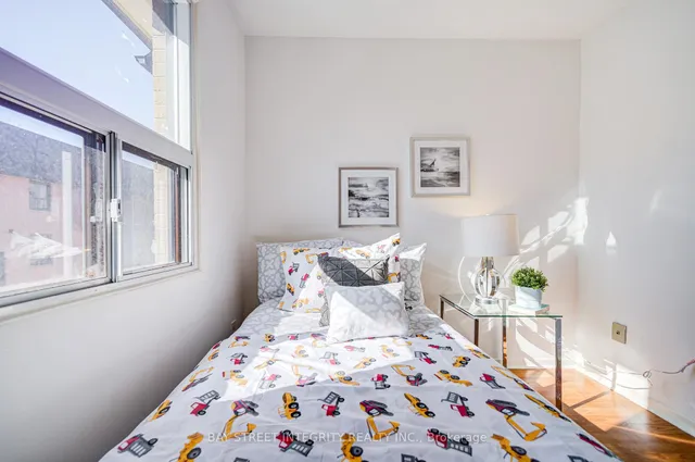 Additional image 11 of 275 Broadview Ave Unit 151