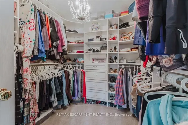 Additional image 25 of 954 Wintergreen Pl