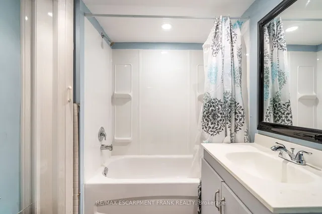 Additional image 39 of 32 East 23rd St