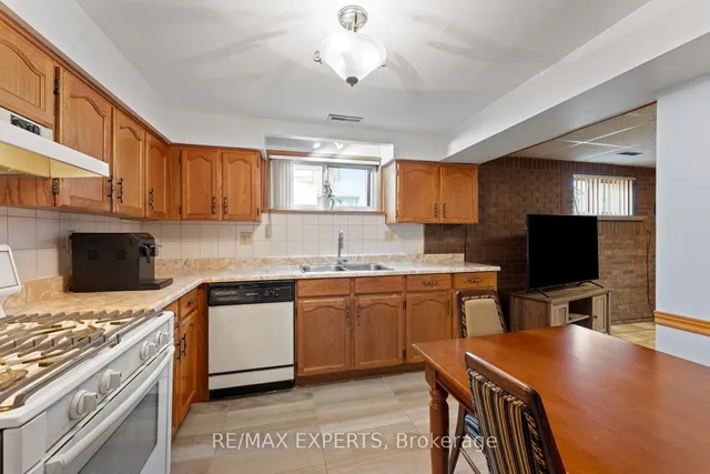 Additional image 19 of 126 Ardwick Blvd