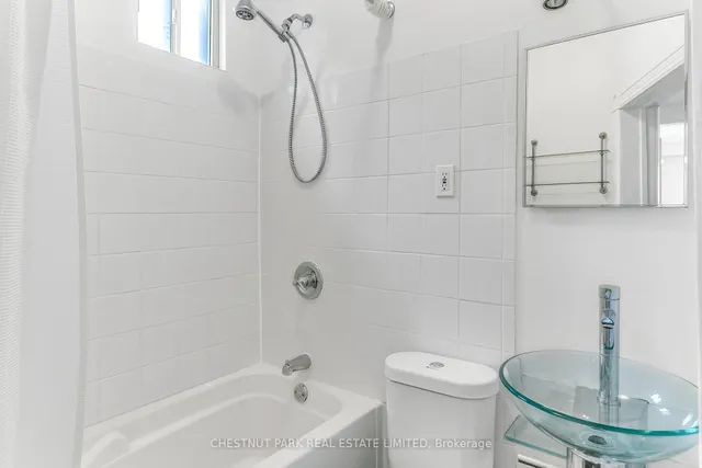 Additional image 39 of 131 Montrose Ave