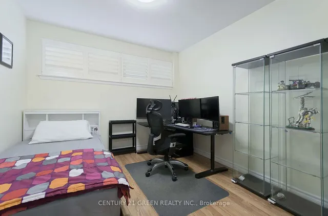 Additional image 20 of 719 Military Tr