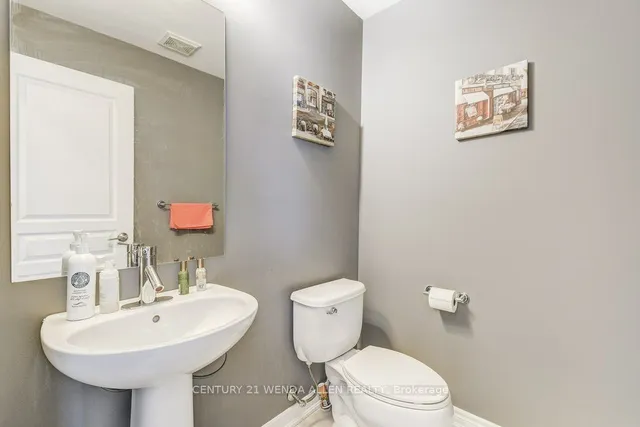 Additional image 24 of 215 Dundas St Unit 8