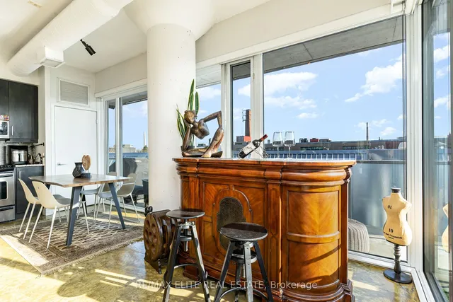 Additional image 8 of 201 Carlaw Ave Unit 412