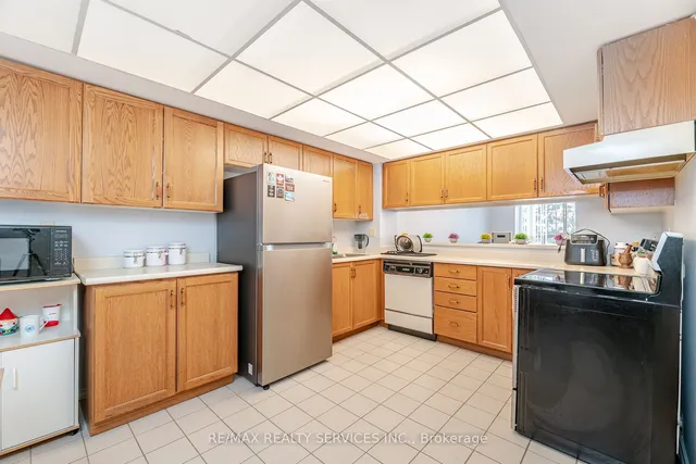 Additional image 10 of 330 Mill St Unit 402