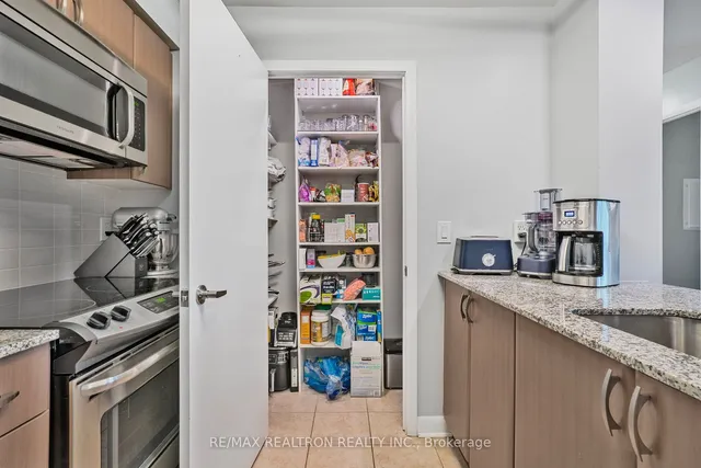 Additional image 12 of 525 Wilson Ave Unit 1011