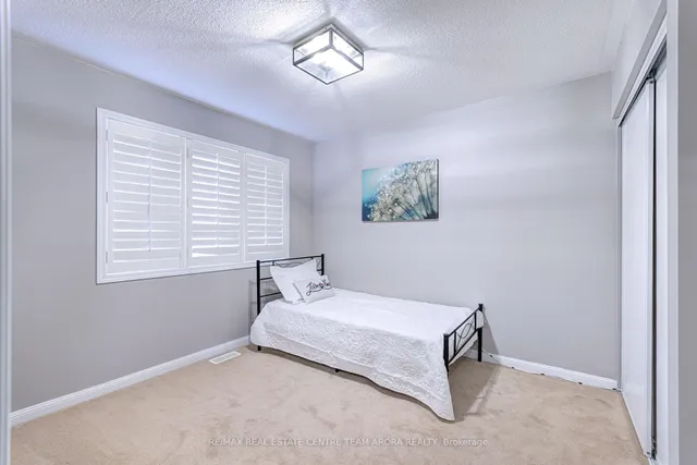 Additional image 31 of 23 Berberis Cres