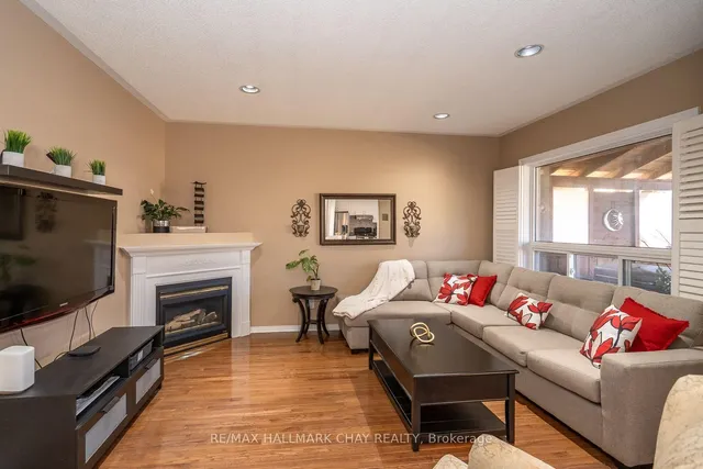 Additional image 12 of 24 Bushberry Rd