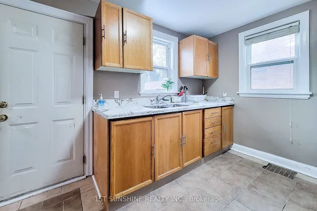 Additional image 3 of 36 Mapes Ave