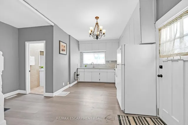 Additional image 9 of 20 Mayflower Ave