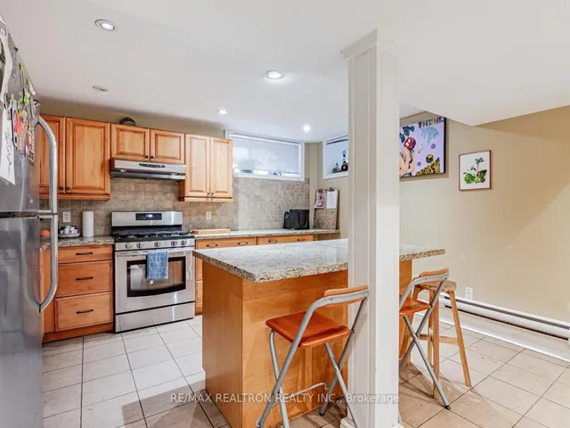 Additional image 39 of 867 Bathurst St