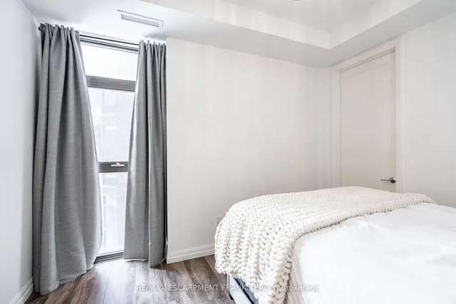 Additional image 32 of 112 King St Unit 1012