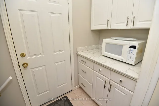 Additional image 16 of 174 Highbury Dr Unit 5