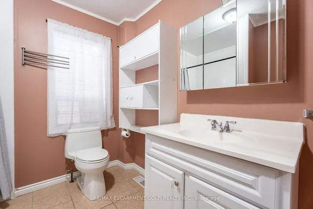 Additional image 25 of 34 Mayflower Ave